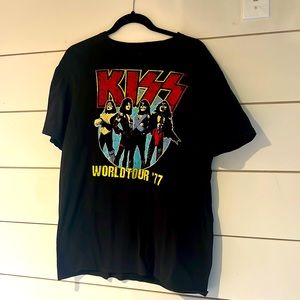 KISS band tee